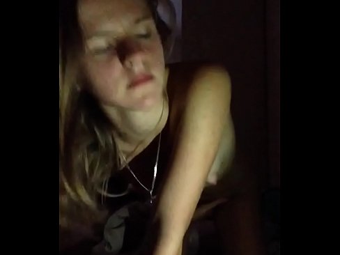 ❤️ Yon ti fi masturbe ak koms Videyo pònografi nan nou ❌️